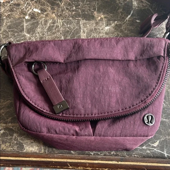 Lululemon Crossbody bag - Picture 1 of 4